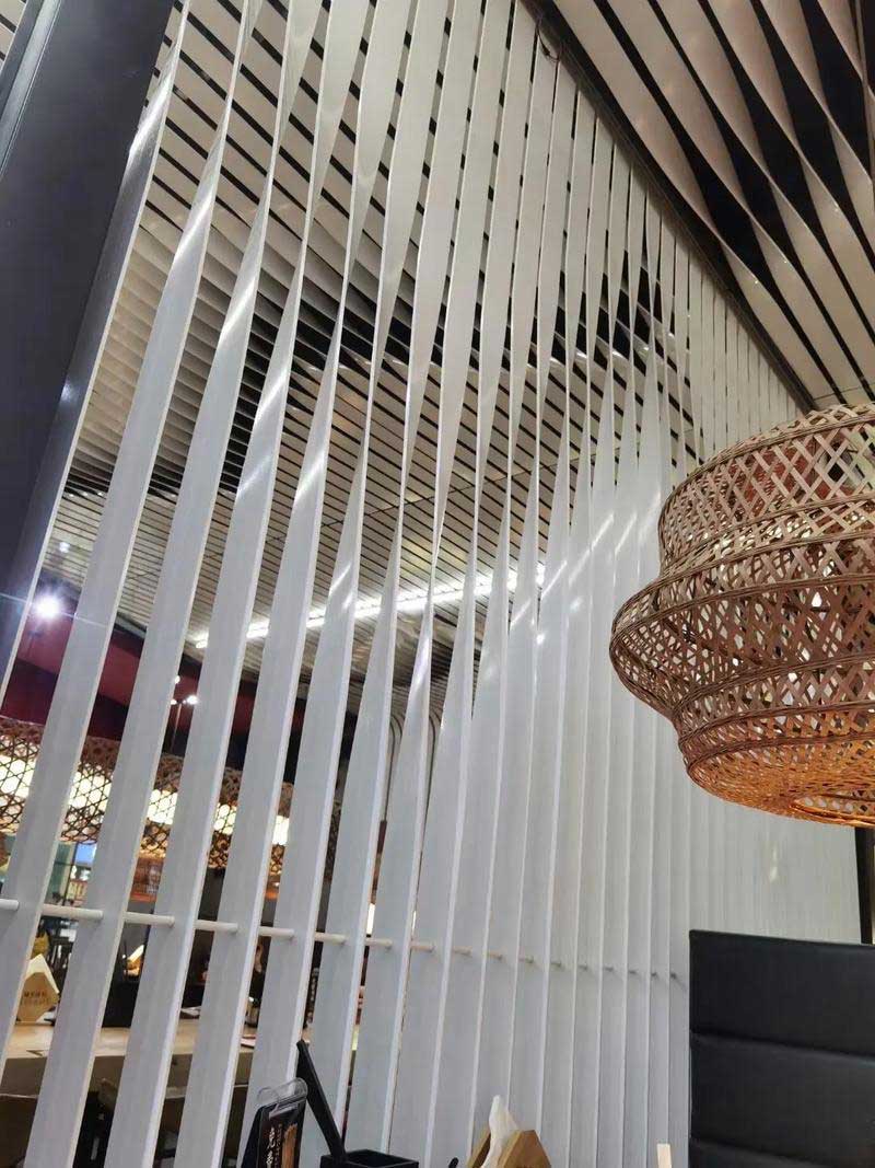 High-End Custom Twisted Aluminum Baffles for Indoor and Outdoor Metal Ceiling Decorative Materials – A Preferred Choice for Spatial Design Aesthetics