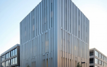 Corrugated Aluminium Facade Engineering How Rib Geometry and Alloy Selection Drive Wind Load Performance