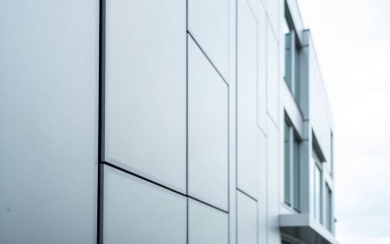 Specifying Weatherproof Aluminum Coating Systems for Solid Aluminium Cladding Performance