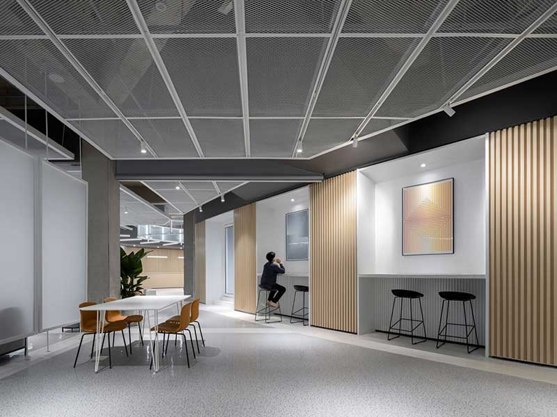 18-arcade_conference_center_hang